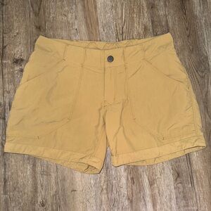 Mountain Hardwear Women's Cargo Hiking Shorts